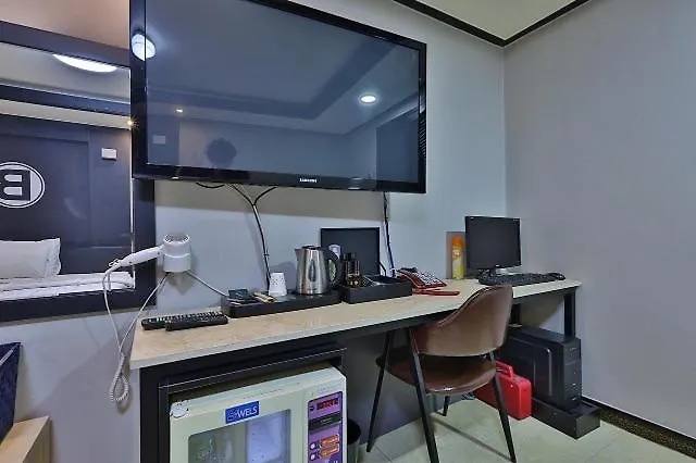 Busan Gangseo Sinhodong Business Hotel 0*,