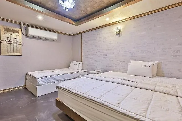 Busan Gangseo Sinhodong Business Hotel 0*,