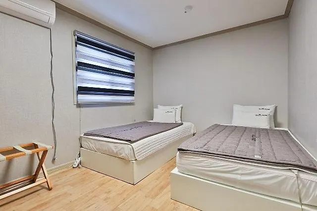 Busan Gangseo Sinhodong Business Hotel