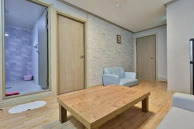 Busan Gangseo Sinhodong Business Hotel
