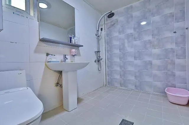 Motel Busan Gangseo Sinhodong Business Hotel