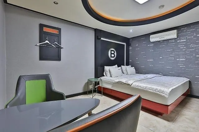 Busan Gangseo Sinhodong Business Hotel 0*,